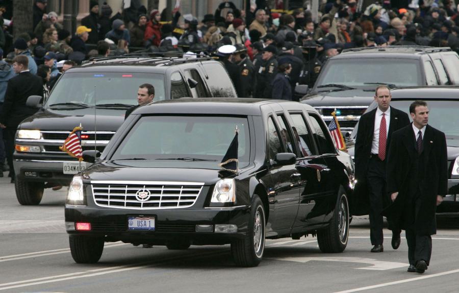  Cadillac DTS Presidential State Car 2005 года  (фото 11 из 12)